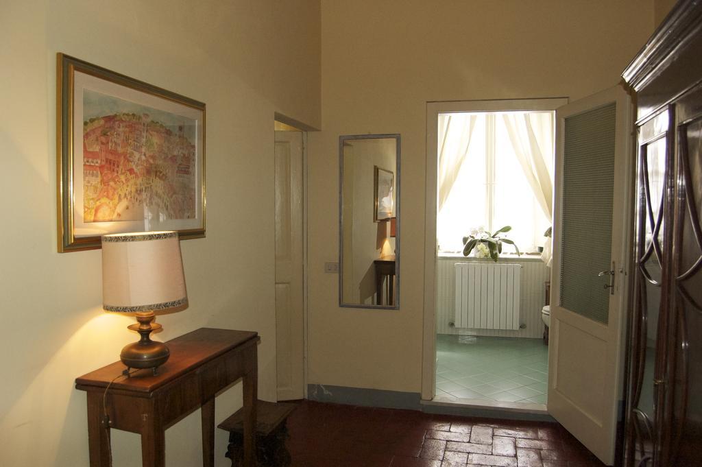 Palazzo Tucci Apartments 루카 객실 사진